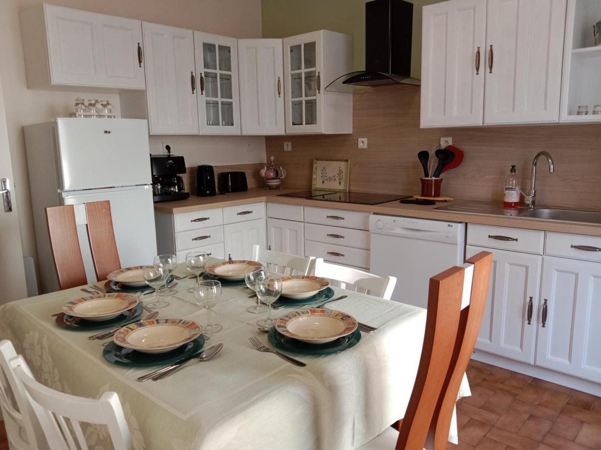 Maison Renovee Proche Vichy : 3 Chambres, Cour Fermee, Tout Inclus, Ideal Curistes Et Activites Naturelles - Fr-1-489-481 Bellerive-sur-Allier Esterno foto